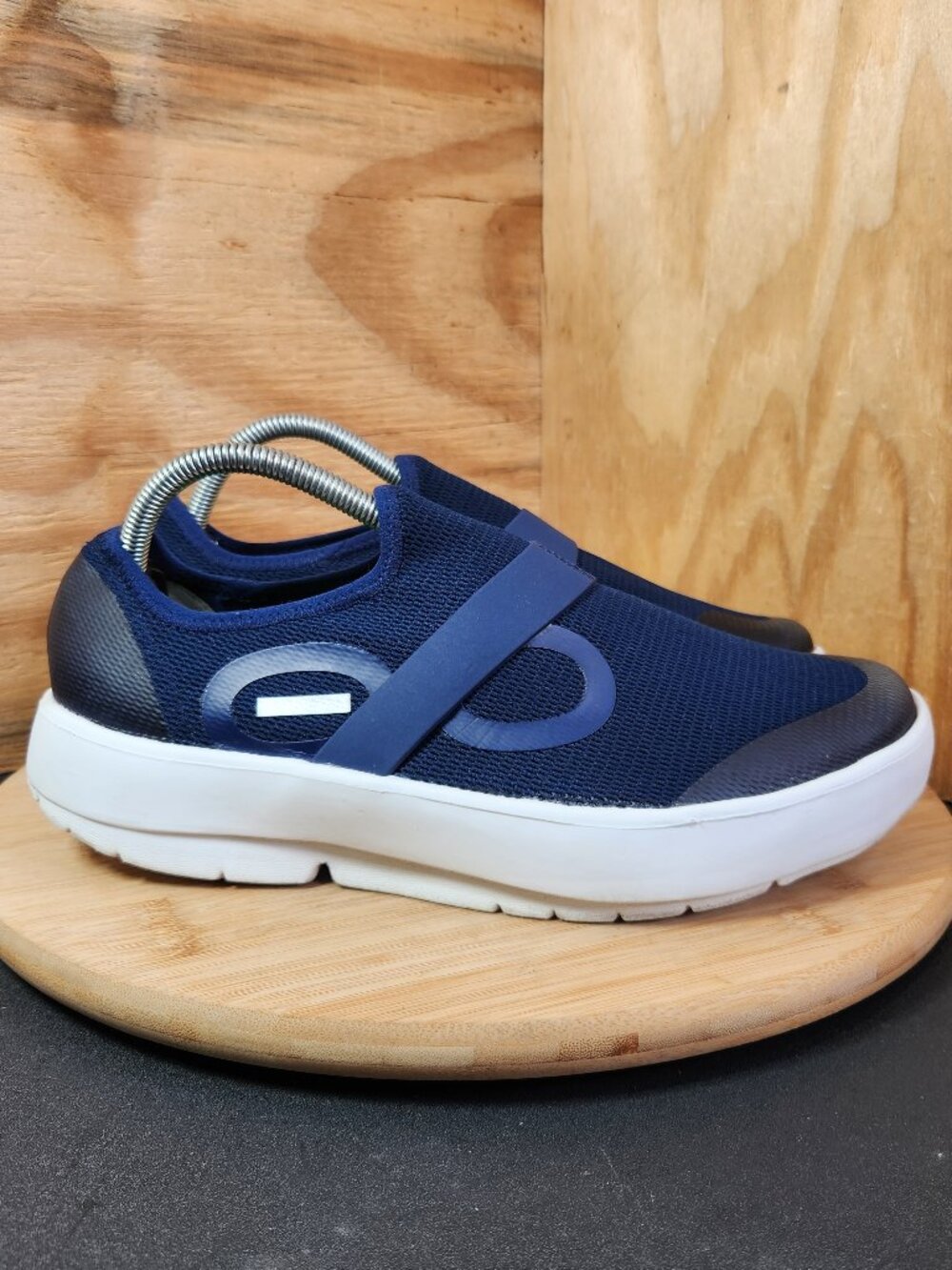 OoFos OOmg Low Mens Blue Recovery Shoes Sneakers Size 10